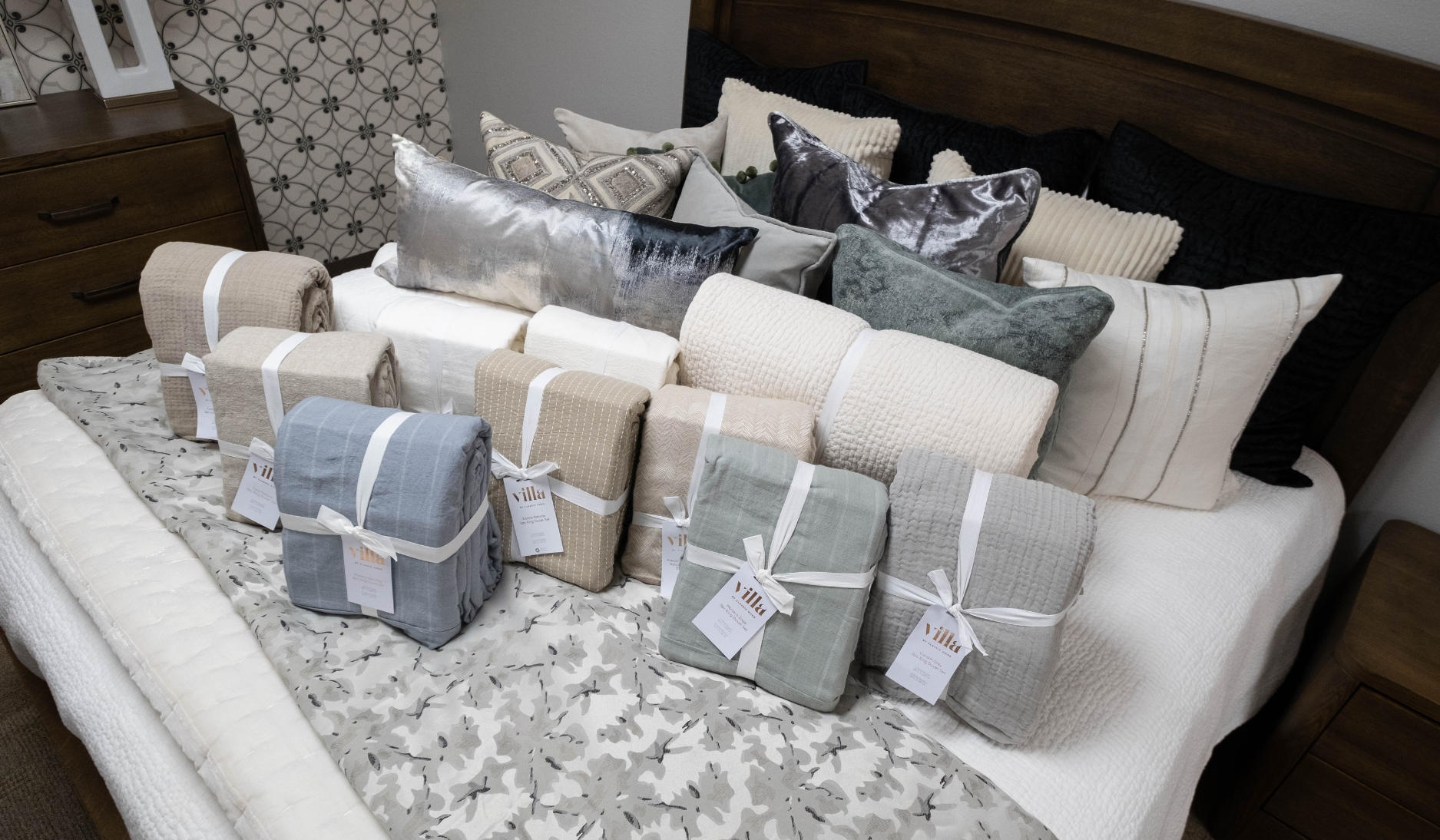 Snuggle into comfort this season! Enjoy 75% off decorative pillows and bedding (mattresses excluded) and refresh your bedroom in style.