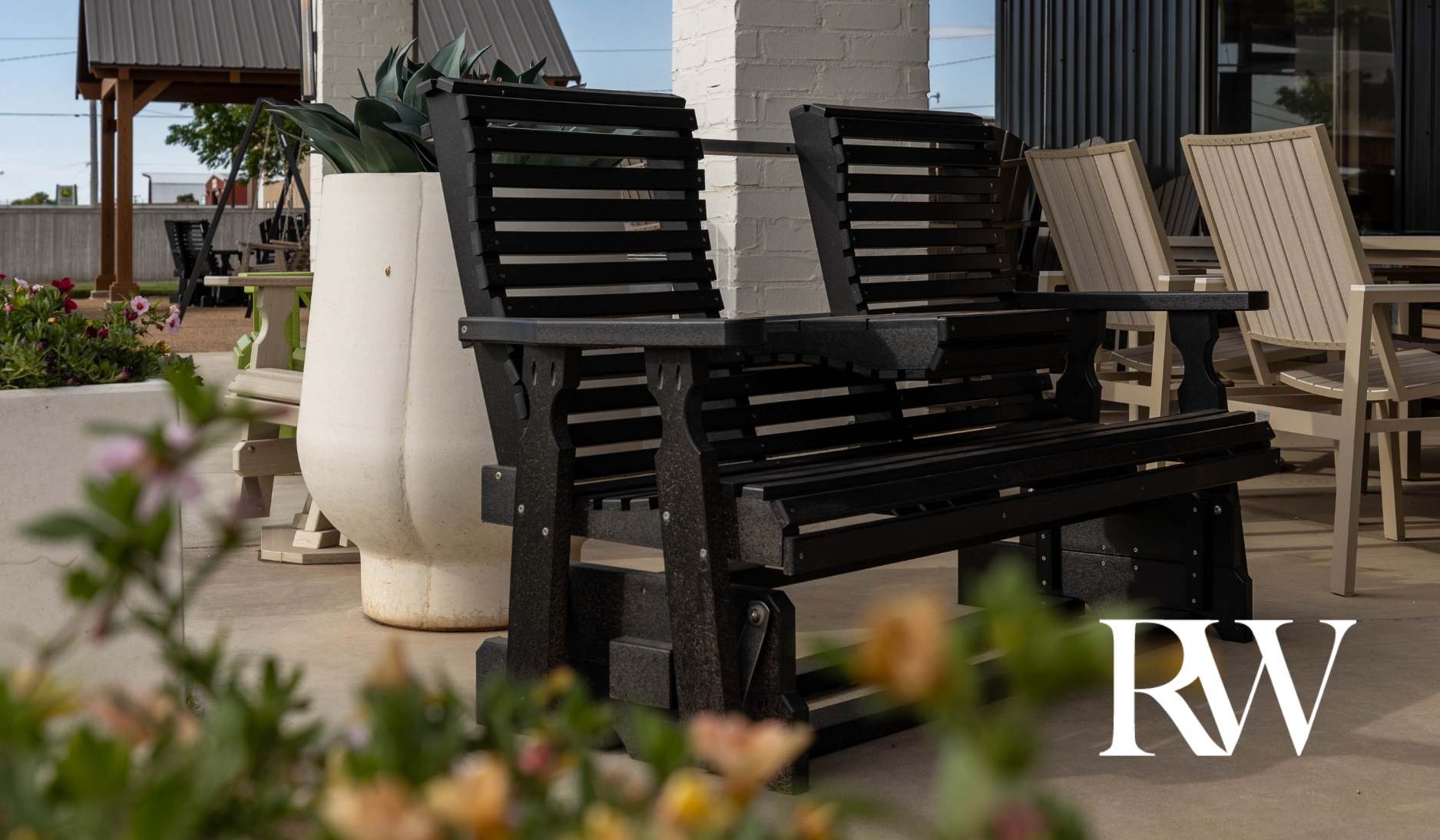 Get inspired by Summer 2026 color trends for outdoor spaces with natural tones, soft coastal blues, and warm finishes perfect for pergolas and patios.
